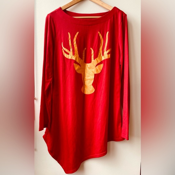 Red Long Sleeve Asymmetrical Top with Gold Reindeer Print Size XL NWOT - Picture 1 of 7
